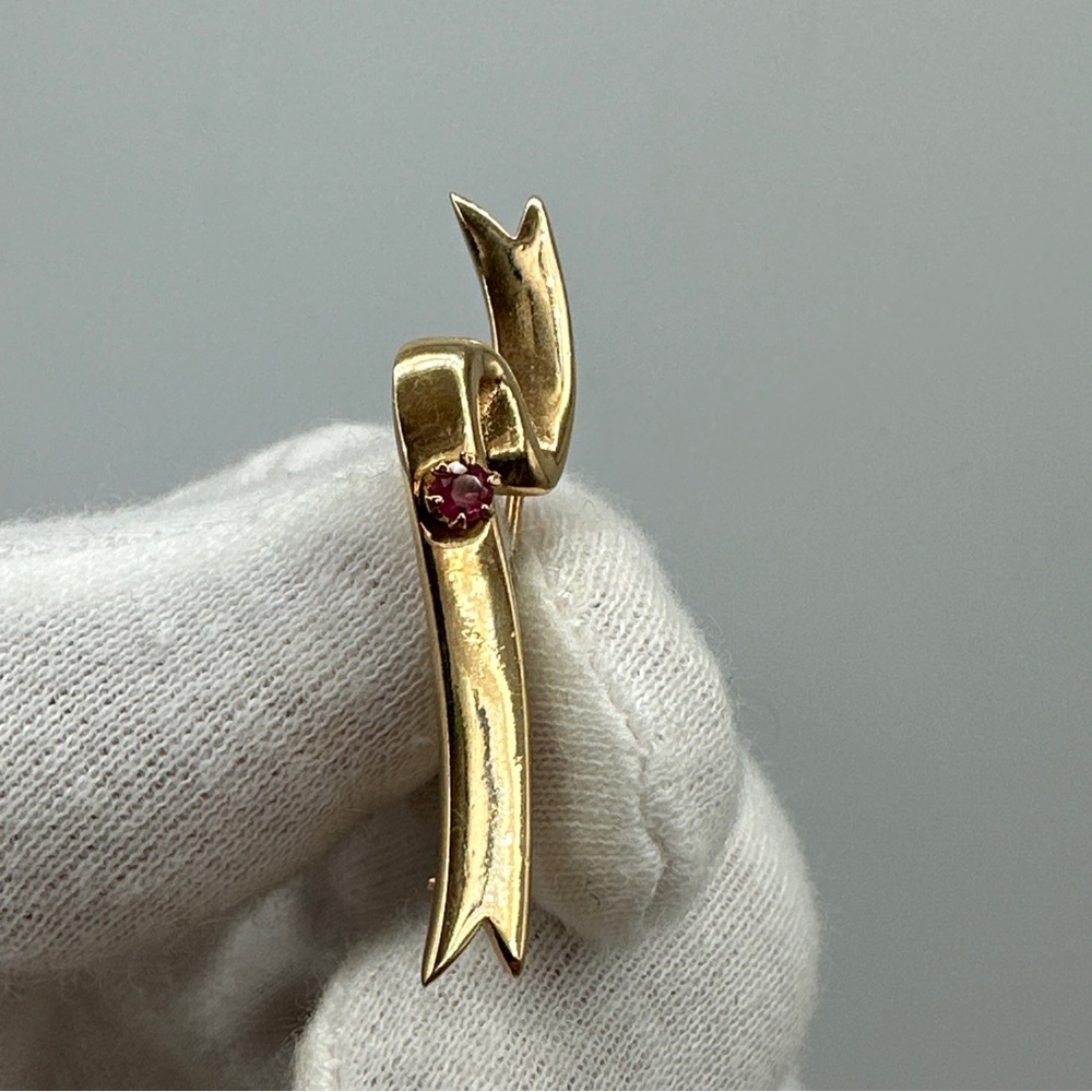 Vintage‎ Avon Pin Brooch Gold Toned Ribbon Design With Pink Topaz 1983 #396